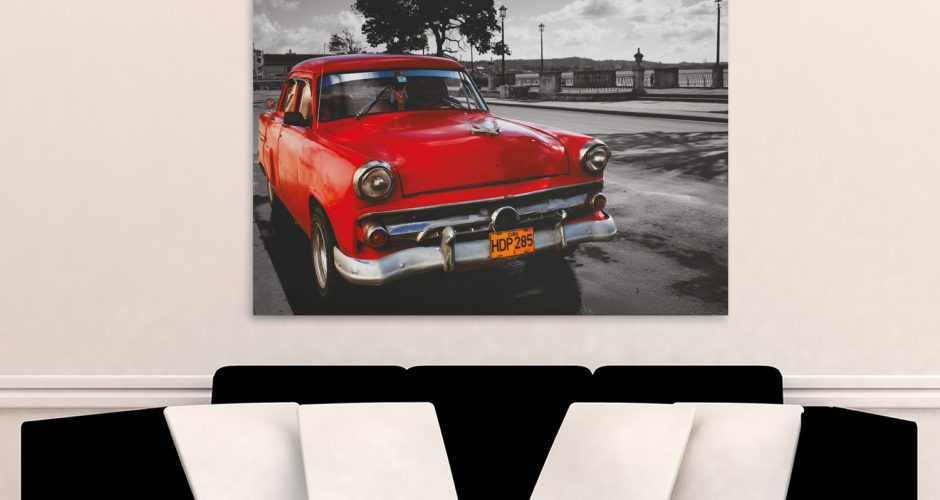 VINTAGE - Vintage κόκκινο αυτοκίνητο στη Κούβα