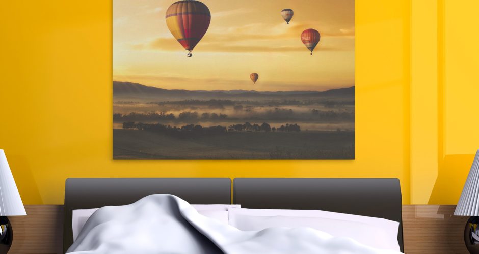 Πίνακες - Αερόστατα σε χρυσοκίτρινο ουρανό