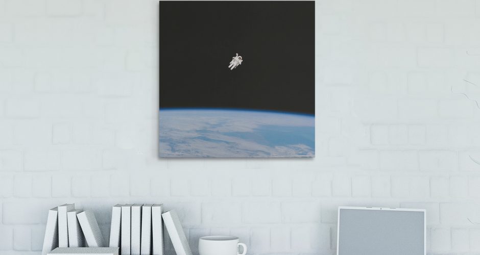 canvas - Αστροναύτης στο κενό