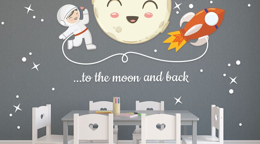 Αυτοκόλλητα Τοίχου - Γελαστό φεγγάρι, αστροναύτης, σκάφος και φράση με αστέρια και κύκλους