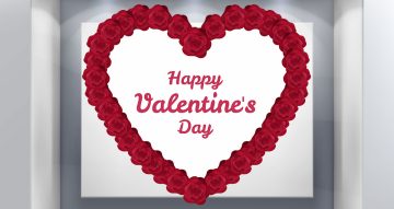 Αγίου Βαλεντίνου - Happy Valentine's Day σε καρδιά με κόκκινα τριαντάφυλλα